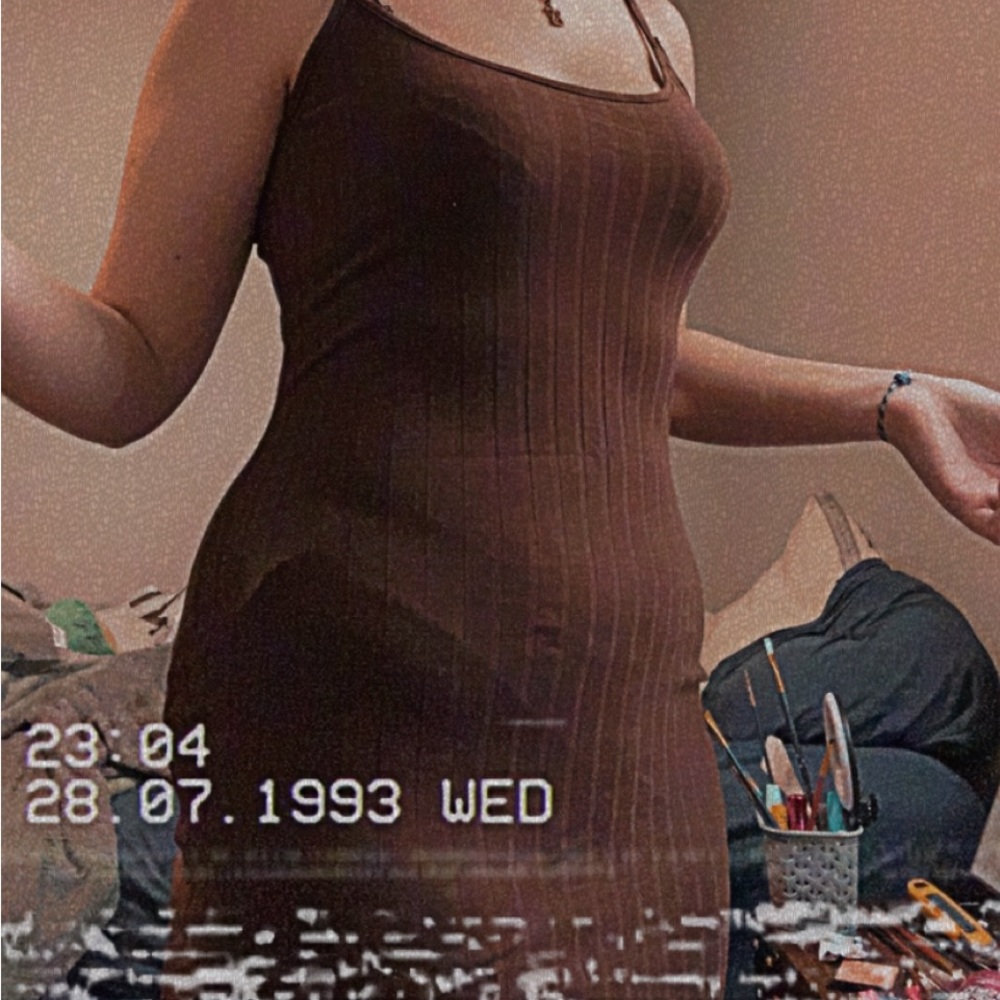 Brown dress